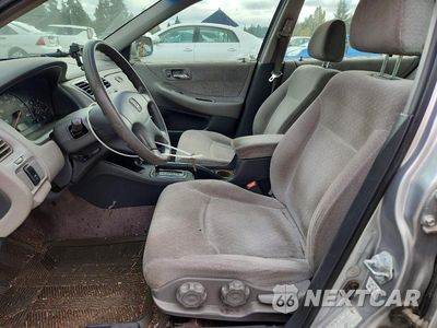 Zdjęcie 7 z 12 samochodu: 2001 HONDA ACCORD LX VIN:JHMCG564X1C029083 - miniatura