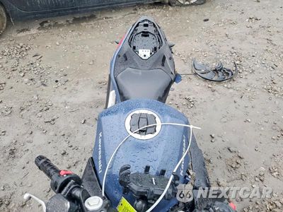 Piąte zdjęcie samochodu w środku: 2026 KAWASAKI EX500 VIN:ML5EXGG14TDAA3871 - miniatura