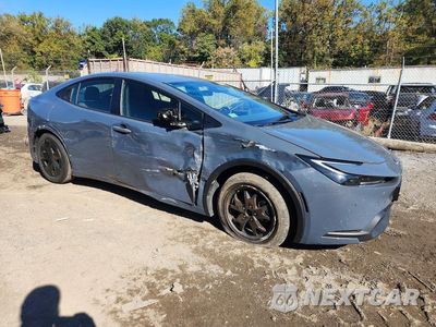 Czwarte zdjęcie samochodu z boku: 2025 TOYOTA PRIUS LE VIN:JTDACAAU0S3054001 - miniatura