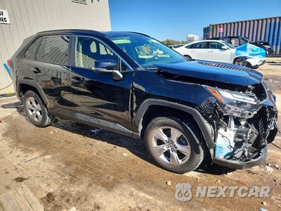 Czwarte zdjęcie samochodu z boku: 2023 TOYOTA RAV4 XLE VIN:JTMP1RFV5PD095497 - miniatura