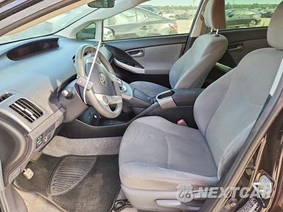 Zdjęcie 7 z 12 samochodu: 2015 TOYOTA PRIUS TWO VIN:JTDKN3DU5F0462135 - miniatura