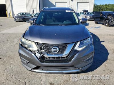 Piąte zdjęcie samochodu w środku: 2017 NISSAN ROGUE S VIN:5N1AT2MT5HC779476 - miniatura