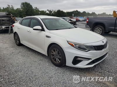 Czwarte zdjęcie samochodu z boku: 2019 KIA OPTIMA LX VIN:5XXGT4L3XKG357769 - miniatura