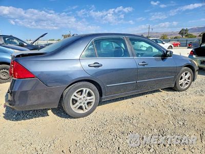 Trzecie zdjęcie samochodu z tyłu: 2007 HONDA ACCORD EX VIN:1HGCM56857A132978 - miniatura