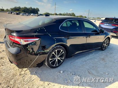 Trzecie zdjęcie samochodu z tyłu: 2020 TOYOTA CAMRY SE VIN:4T1G11AK6LU908561 - miniatura