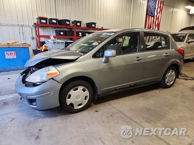 2007 NISSAN VERSA 1.8 S 3N1BC13E07L369566 - główne zdjęcie licytacji z USA - miniatura