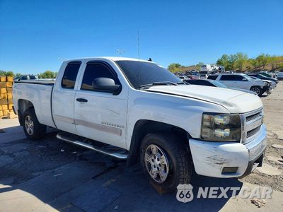 Czwarte zdjęcie samochodu z boku: 2007 CHEVROLET SILVERADO C1500 VIN:1GCEC19J77Z563986 - miniatura