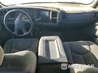 Zdjęcie 8 z 12 samochodu: 2004 CHEVROLET SILVERADO C2500 HEAVY DUTY VIN:1GCHC23124F167408 - miniatura
