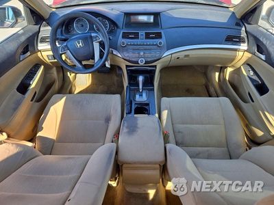 Zdjęcie 8 z 12 samochodu: 2012 HONDA ACCORD LX VIN:1HGCP2F38CA186862 - miniatura