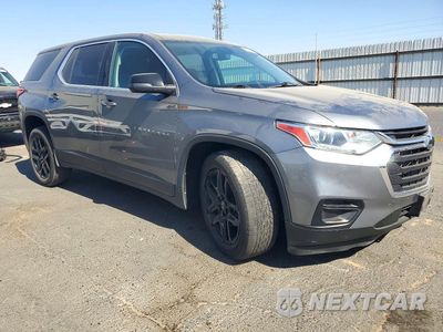 Czwarte zdjęcie samochodu z boku: 2021 CHEVROLET TRAVERSE LS VIN:1GNERFKW8MJ185700 - miniatura
