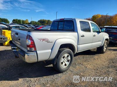 Trzecie zdjęcie samochodu z tyłu: 2011 TOYOTA TACOMA V6 VIN:3TMLU4EN4BM059968 - miniatura