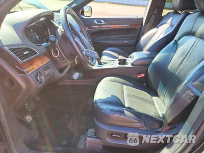 Zdjęcie 7 z 13 samochodu: 2017 LINCOLN MKT VIN:2LMHJ5NK9HBL00203 - miniatura