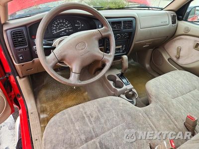 Zdjęcie 8 z 12 samochodu: 2004 TOYOTA TACOMA PRERUNNER VIN:5TENM92N74Z392116 - miniatura
