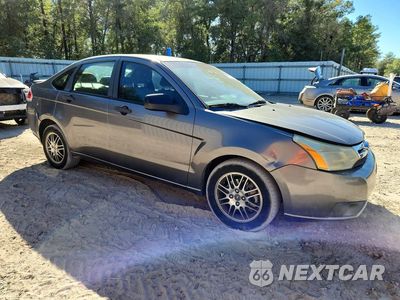 Czwarte zdjęcie samochodu z boku: 2010 FORD FOCUS SE VIN:1FAHP3FN2AW240190 - miniatura