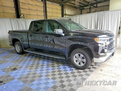 Czwarte zdjęcie samochodu z boku: 2026 CHEVROLET SILVERADO K1500 LT VIN:1GCUKDED8TZ441776 - miniatura