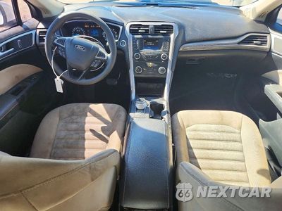Zdjęcie 8 z 12 samochodu: 2017 FORD FUSION S VIN:3FA6P0G70HR358371 - miniatura
