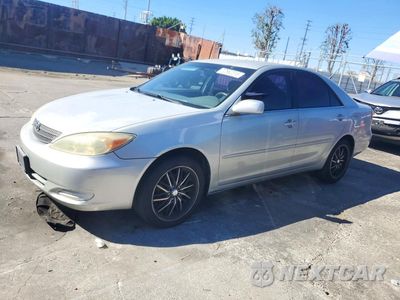 2004 TOYOTA CAMRY LE 4T1BE32K24U266768 - główne zdjęcie licytacji z USA - miniatura