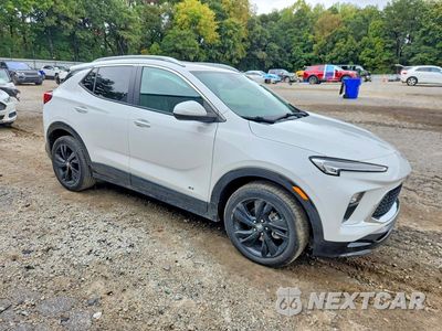 Czwarte zdjęcie samochodu z boku: 2025 BUICK ENCORE GX SPORT TOURING VIN:KL4AMDSL6SB091560 - miniatura