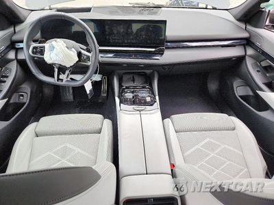 Zdjęcie 8 z 12 samochodu: 2025 BMW 540 XI VIN:WBA63FJ06SCU09265 - miniatura
