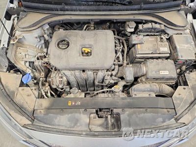 Zdjęcie 11 z 12 samochodu: 2019 HYUNDAI ELANTRA SE VIN:5NPD74LF5KH497668 - miniatura