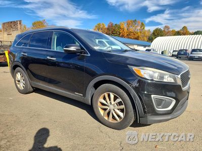 Czwarte zdjęcie samochodu z boku: 2016 KIA SORENTO LX V6 VIN:5XYPGDA53GG179621 - miniatura