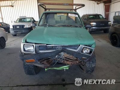 Piąte zdjęcie samochodu w środku: 1993 TOYOTA PICKUP 1/2 TON SHORT WHEELBASE DX VIN:4TARN01P9PZ137279 - miniatura