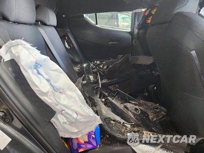 Zdjęcie 11 z 13 samochodu: 2018 TOYOTA C-HR XLE PREMIUM VIN:NMTKHMBX4JR017724 - miniatura