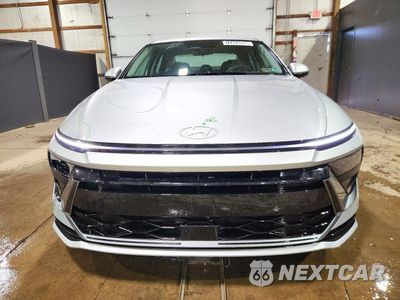 Piąte zdjęcie samochodu w środku: 2026 HYUNDAI SONATA HYBRID BLUE VIN:KMHL24JJ0TA165983 - miniatura