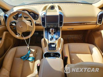 Zdjęcie 8 z 13 samochodu: 2013 PORSCHE CAYENNE S HYBRID VIN:WP1AE2A26DLA14912 - miniatura