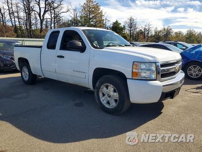 Czwarte zdjęcie samochodu z boku: 2008 CHEVROLET SILVERADO K1500 VIN:2GCEK190381291747 - miniatura