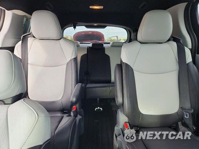 Zdjęcie 10 z 13 samochodu: 2026 TOYOTA SIENNA XSE VIN:5TDXSKFCXTS273552 - miniatura
