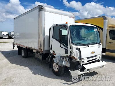 Czwarte zdjęcie samochodu z boku: 2022 CHEVROLET 4500HD BOX TRUCK VIN:JALCDW167N7015177 - miniatura