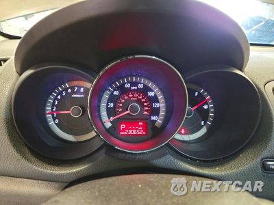 Zdjęcie 9 z 12 samochodu: 2013 KIA FORTE EX VIN:KNAFU4A29D5663224 - miniatura