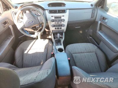 Zdjęcie 8 z 13 samochodu: 2010 FORD FOCUS SE VIN:1FAHP3FN0AW294880 - miniatura