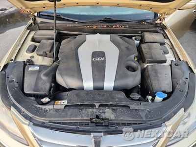 Zdjęcie 11 z 12 samochodu: 2012 HYUNDAI GENESIS 3.8L VIN:KMHGC4DD3CU203774 - miniatura