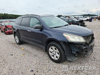 Czwarte zdjęcie samochodu z boku: 2015 CHEVROLET TRAVERSE LS VIN:1GNKRFED3FJ270525 - miniatura
