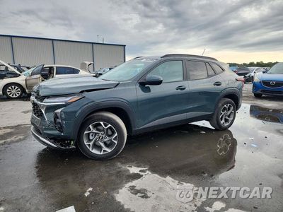 2025 CHEVROLET TRAX 1LT KL77LHEP6SC272044 - główne zdjęcie licytacji z USA - miniatura