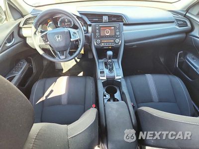 Zdjęcie 8 z 12 samochodu: 2019 HONDA CIVIC LX VIN:2HGFC2F66KH553261 - miniatura