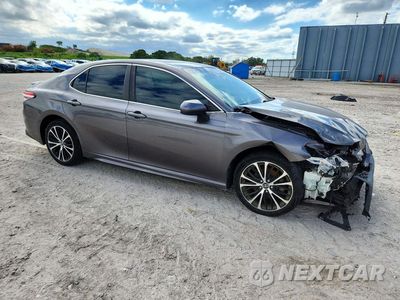 Czwarte zdjęcie samochodu z boku: 2020 TOYOTA CAMRY SE VIN:4T1G11AK6LU871060 - miniatura
