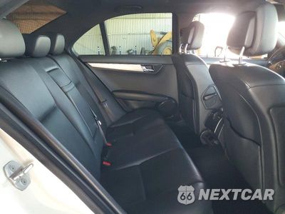 Zdjęcie 10 z 12 samochodu: 2010 MERCEDES-BENZ C 300 VIN:WDDGF5EB7AR111166 - miniatura