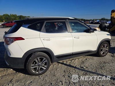 Trzecie zdjęcie samochodu z tyłu: 2022 KIA SELTOS S VIN:KNDEU2AA1N7260631 - miniatura