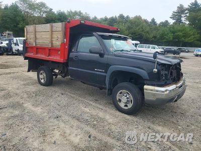 Czwarte zdjęcie samochodu z boku: 2004 CHEVROLET SILVERADO K2500 HEAVY DUTY DUMP TRUCK VIN:1GCHK24U84E368358 - miniatura