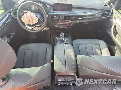 Zdjęcie 8 z 13 samochodu: 2018 BMW X5 SDRIVE35I VIN:5UXKR2C5XJ0Z16668 - miniatura
