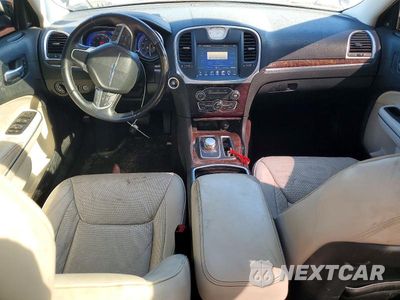 Zdjęcie 8 z 12 samochodu: 2016 CHRYSLER 300C VIN:2C3CCAEG2GH358131 - miniatura