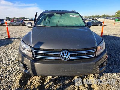 Piąte zdjęcie samochodu w środku: 2015 VOLKSWAGEN TIGUAN S VIN:WVGBV7AX2FW587642 - miniatura