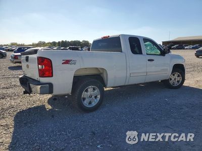 Trzecie zdjęcie samochodu z tyłu: 2011 CHEVROLET SILVERADO K1500 LT VIN:1GCRKSE33BZ343531 - miniatura
