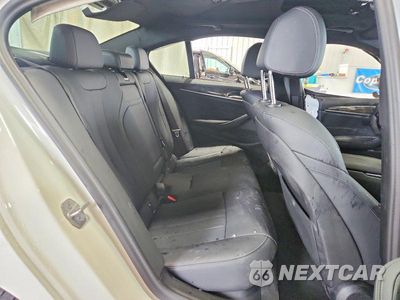 Zdjęcie 10 z 12 samochodu: 2023 BMW 530 XI VIN:WBA13BJ02PWY16556 - miniatura