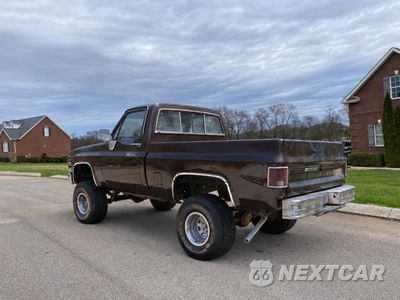 Trzecie zdjęcie samochodu z tyłu: 1984 CHEVROLET K10 VIN:1GCEK14H8EF378478 - miniatura