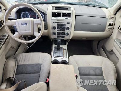 Zdjęcie 8 z 13 samochodu: 2008 FORD ESCAPE XLT VIN:1FMCU93108KE76528 - miniatura