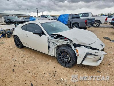 Czwarte zdjęcie samochodu z boku: 2026 TOYOTA GR86 PREMIUM VIN:JF1ZNBE17T8078650 - miniatura